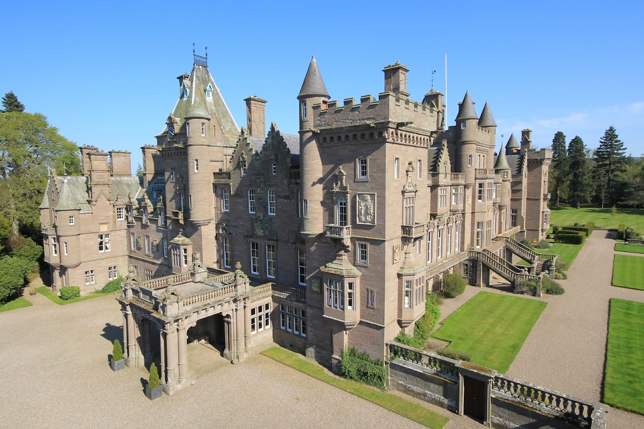 Kinnaird Castle