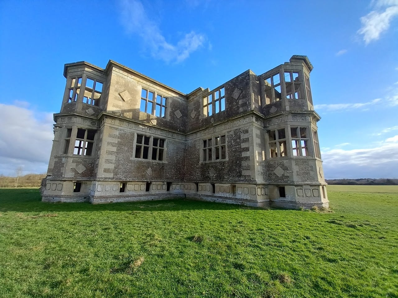Lyveden New Bield